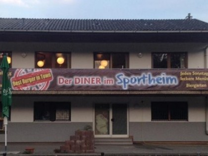 照片: Der Diner im Sportheim Züttlingen